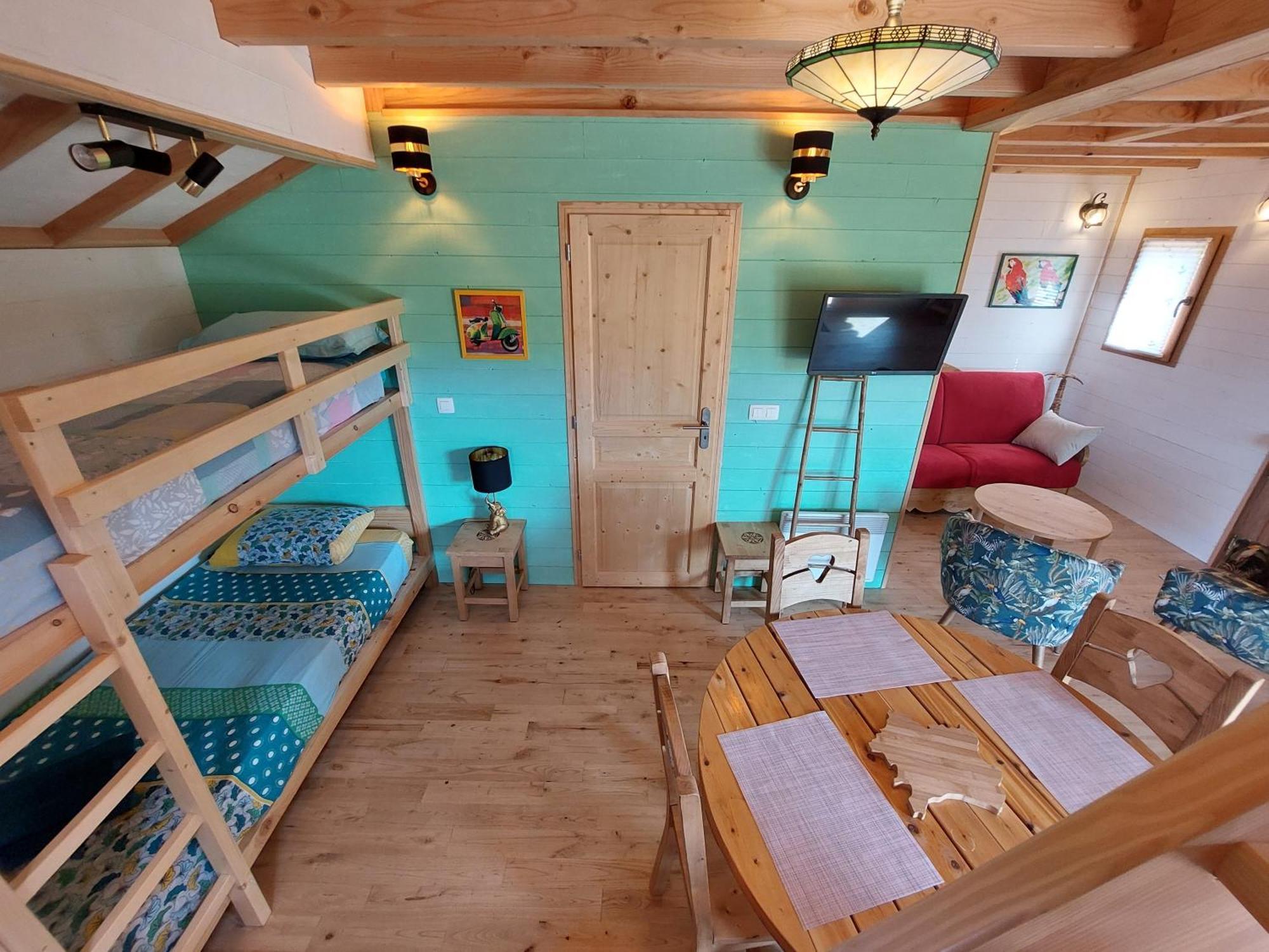 Roulottes Au Pied Du Vercors แซงต์-ฌอง-ออง-รัวยองส์ ภายนอก รูปภาพ