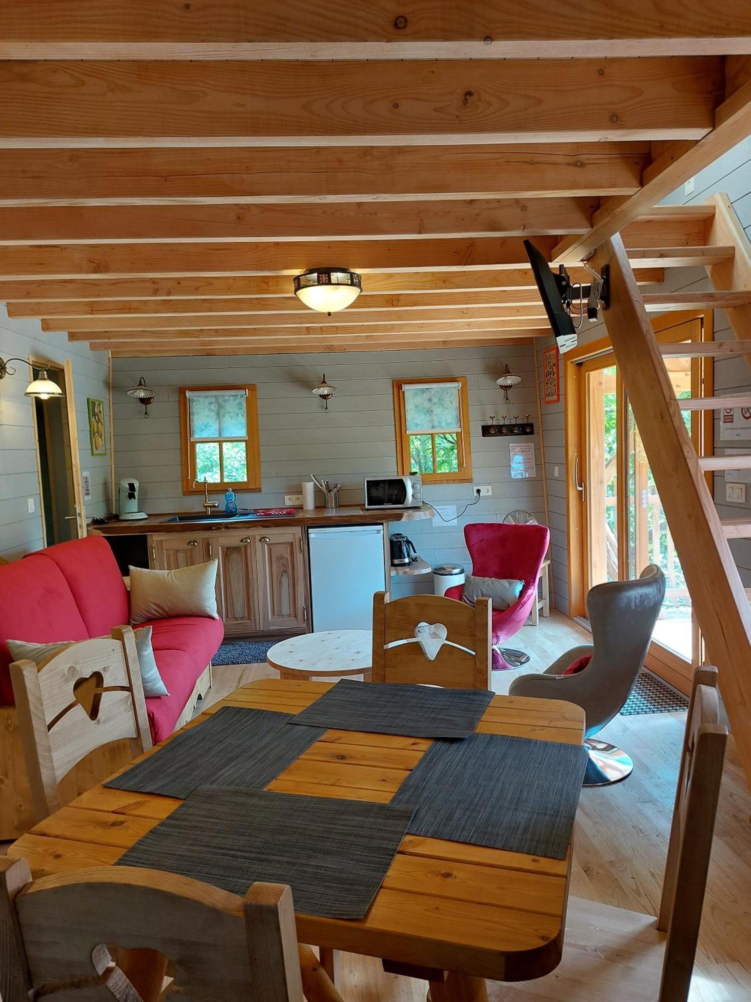 Roulottes Au Pied Du Vercors แซงต์-ฌอง-ออง-รัวยองส์ ภายนอก รูปภาพ