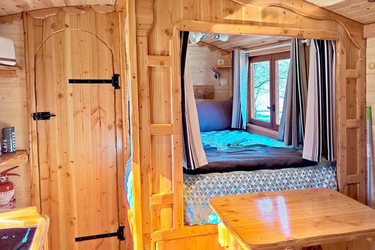Roulottes Au Pied Du Vercors แซงต์-ฌอง-ออง-รัวยองส์ ภายนอก รูปภาพ
